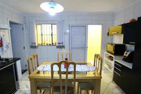 Casa à venda com 139m², 2 quartos e 2 vagasCozinha