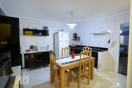 Casa à venda com 139m², 2 quartos e 2 vagasCozinha