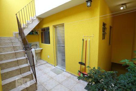 Casa à venda com 139m², 2 quartos e 2 vagasEscada de Acesso para Salão de Festa