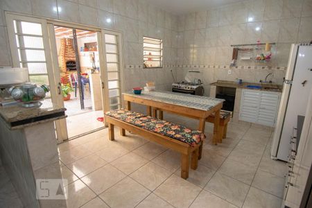 Casa à venda com 453m², 5 quartos e sem vaga Casa à venda com 453m², 5 quartos e sem vagaCozinha