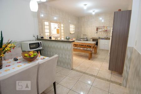 Casa à venda com 453m², 5 quartos e sem vaga Casa à venda com 453m², 5 quartos e sem vagaCozinha