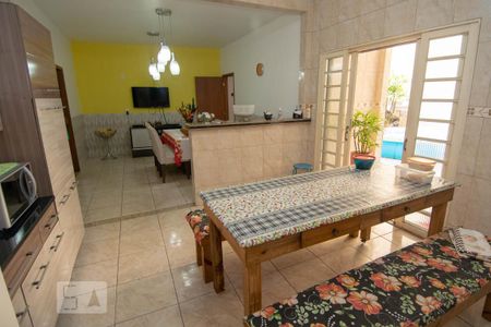 Casa à venda com 453m², 5 quartos e sem vaga Casa à venda com 453m², 5 quartos e sem vagaCozinha