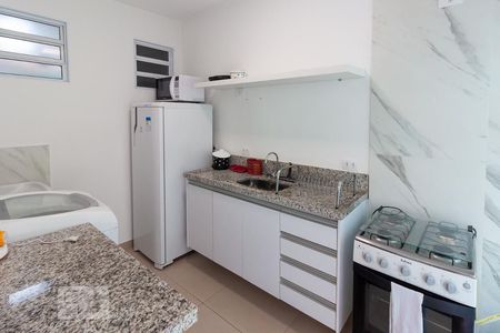 Cozinha e Área de Serviço de kitnet/studio para alugar com 1 quarto, 24m² em Vila Butantã, São Paulo