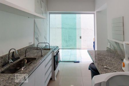 Cozinha e Área de Serviço de kitnet/studio para alugar com 1 quarto, 24m² em Vila Butantã, São Paulo