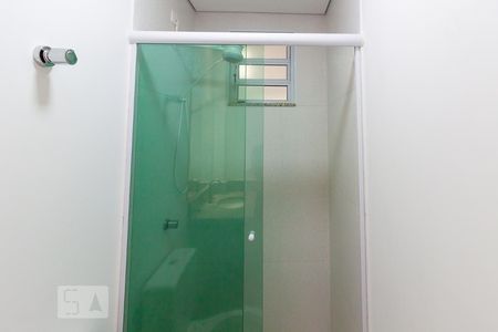 Banheiro de kitnet/studio para alugar com 1 quarto, 24m² em Vila Butantã, São Paulo