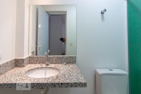Banheiro de kitnet/studio para alugar com 1 quarto, 24m² em Vila Butantã, São Paulo
