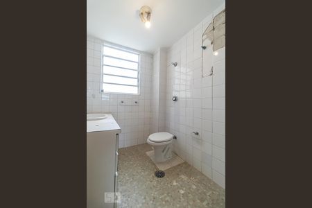 Banheiro  de apartamento à venda com 1 quarto, 37m² em Pinheiros, São Paulo