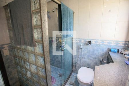 Casa à venda com 300m², 3 quartos e 3 vagasBanheiro da Suíte