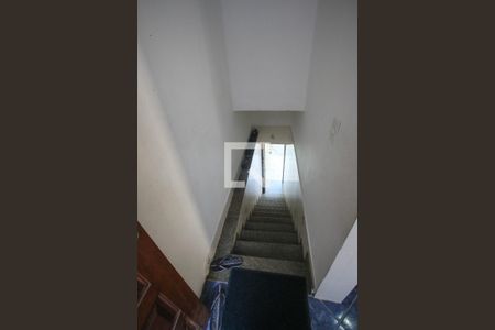 Casa à venda com 300m², 3 quartos e 3 vagasEscada