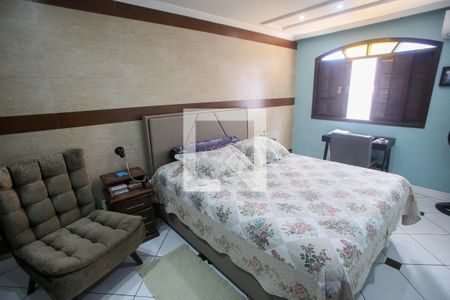 Casa à venda com 300m², 3 quartos e 3 vagasQuarto Suíte