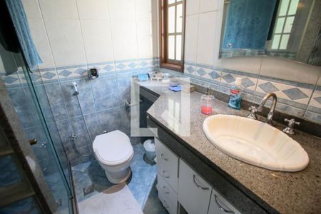 Casa à venda com 300m², 3 quartos e 3 vagasBanheiro da Suíte