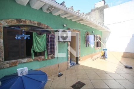 Casa à venda com 300m², 3 quartos e 3 vagasFundos da casa