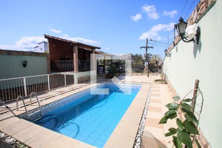 Casa à venda com 300m², 3 quartos e 3 vagasPiscina