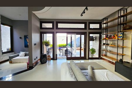 Casa à venda com 450m², 4 quartos e 4 vagas Casa à venda com 450m², 4 quartos e 4 vagasSala 1