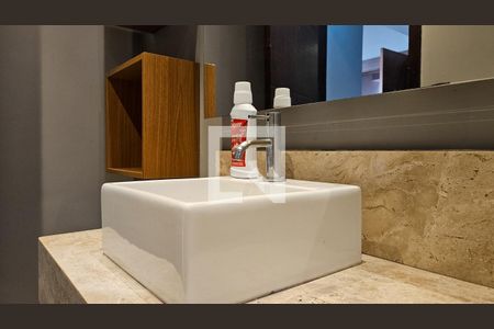 Casa à venda com 450m², 4 quartos e 4 vagas Casa à venda com 450m², 4 quartos e 4 vagasBanheiro