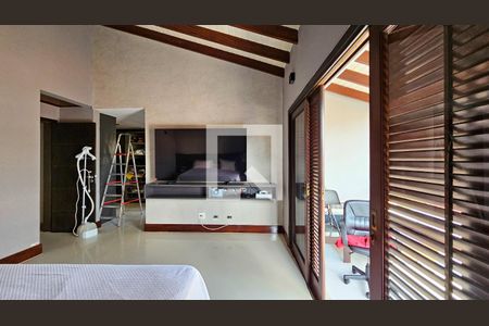 Casa à venda com 450m², 4 quartos e 4 vagas Casa à venda com 450m², 4 quartos e 4 vagasSuite