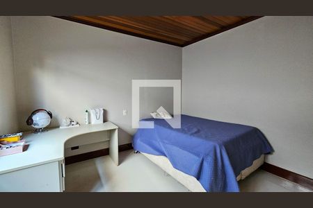 Casa à venda com 450m², 4 quartos e 4 vagas Casa à venda com 450m², 4 quartos e 4 vagasQuarto 2