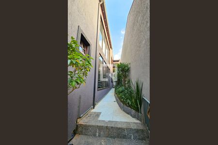 Casa à venda com 450m², 4 quartos e 4 vagas Casa à venda com 450m², 4 quartos e 4 vagasQuintal