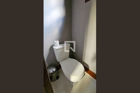 Casa à venda com 450m², 4 quartos e 4 vagas Casa à venda com 450m², 4 quartos e 4 vagasLavabo