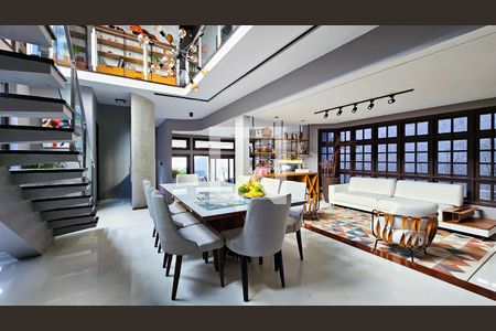 Casa à venda com 450m², 4 quartos e 4 vagas Casa à venda com 450m², 4 quartos e 4 vagasSala de estar