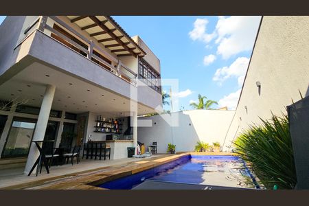 Casa à venda com 450m², 4 quartos e 4 vagas Casa à venda com 450m², 4 quartos e 4 vagasFachada da Casa