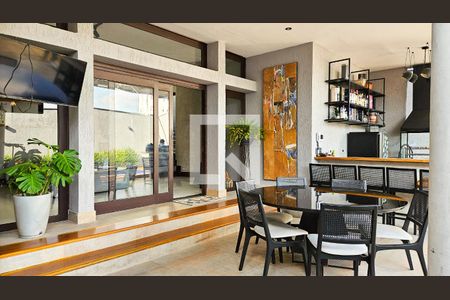 Casa à venda com 450m², 4 quartos e 4 vagas Casa à venda com 450m², 4 quartos e 4 vagasQuintal