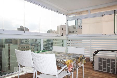 Apartamento à venda com 67m², 2 quartos e 1 vagaVaranda