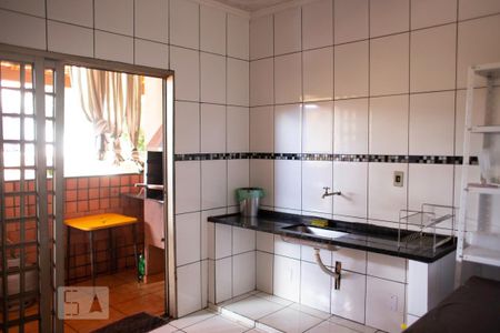 Casa para alugar com 300m², 4 quartos e 10 vagas Casa para alugar com 300m², 4 quartos e 10 vagasCozinha
