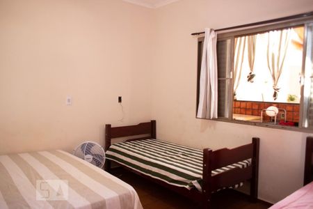 Casa para alugar com 300m², 4 quartos e 10 vagas Casa para alugar com 300m², 4 quartos e 10 vagasQuarto