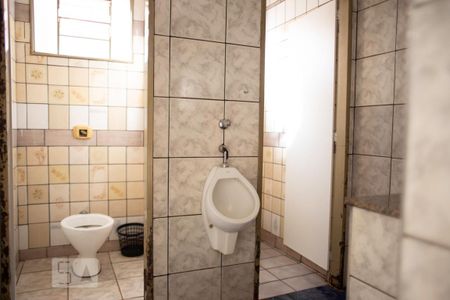 Casa para alugar com 300m², 4 quartos e 10 vagas Casa para alugar com 300m², 4 quartos e 10 vagasBanheiro