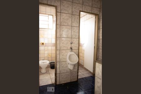 Casa para alugar com 300m², 4 quartos e 10 vagas Casa para alugar com 300m², 4 quartos e 10 vagasBanheiro