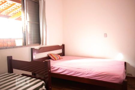 Casa para alugar com 300m², 4 quartos e 10 vagas Casa para alugar com 300m², 4 quartos e 10 vagasQuarto