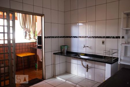 Casa para alugar com 300m², 4 quartos e 10 vagas Casa para alugar com 300m², 4 quartos e 10 vagasCozinha