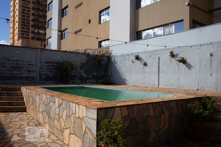 Casa para alugar com 300m², 4 quartos e 10 vagas Casa para alugar com 300m², 4 quartos e 10 vagasPiscina