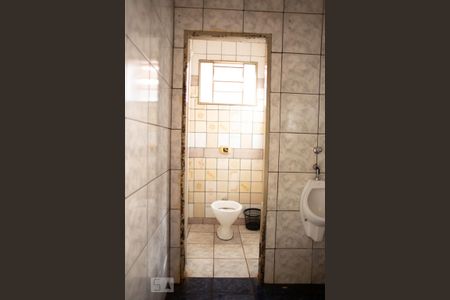 Casa para alugar com 300m², 4 quartos e 10 vagas Casa para alugar com 300m², 4 quartos e 10 vagasBanheiro