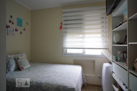 Quarto 1 de apartamento à venda com 2 quartos, 78m² em Jardim Lindóia, Porto Alegre