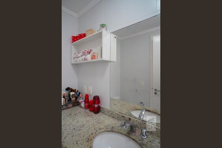 Apartamento à venda com 78m², 2 quartos e 2 vagasBanheiro da Suíte