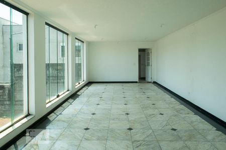 Casa à venda com 500m², 5 quartos e 4 vagassalão de festas