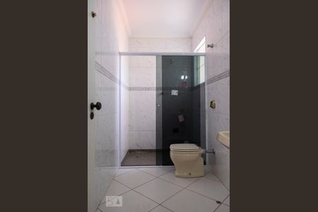 Casa à venda com 500m², 5 quartos e 4 vagasbanheiro quarto 4