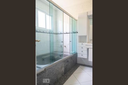 Casa à venda com 500m², 5 quartos e 4 vagasbanheiro quarto 5