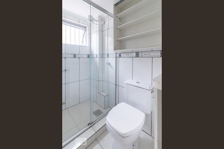 Banheiro de apartamento à venda com 1 quarto, 28m² em Menino Deus, Porto Alegre