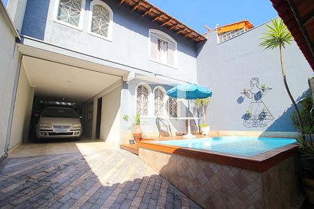 Casa à venda com 220m², 4 quartos e 3 vagasÁrea da Piscina