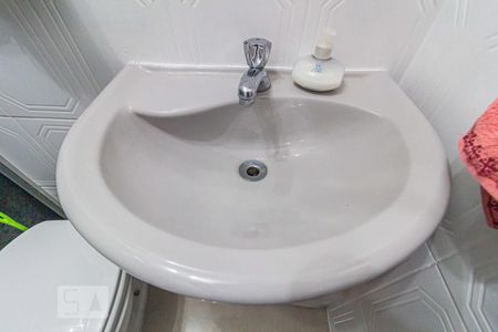 Casa à venda com 220m², 4 quartos e 3 vagasBanheiro da Suite 1 - Torneira