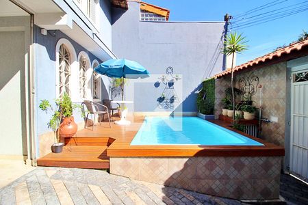 Casa à venda com 220m², 4 quartos e 3 vagasÁrea da Piscina