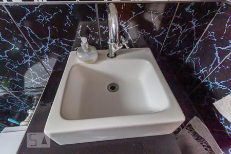 Casa à venda com 220m², 4 quartos e 3 vagasBanheiro - Torneira