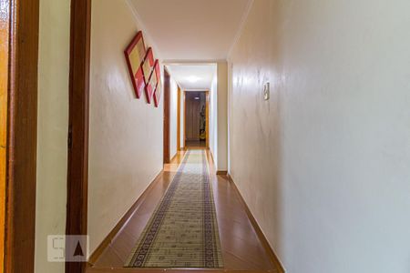 Casa à venda com 220m², 4 quartos e 3 vagasCorredor