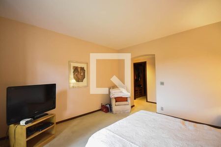 Casa à venda com 540m², 4 quartos e 7 vagasSuíte 2