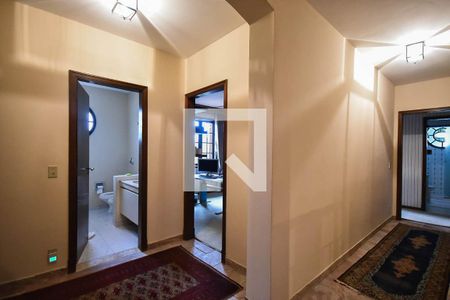 Casa à venda com 540m², 4 quartos e 7 vagasCorredor