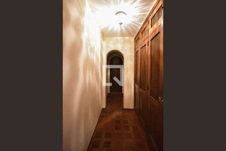 Casa à venda com 540m², 4 quartos e 7 vagasArmário da sala de almoço