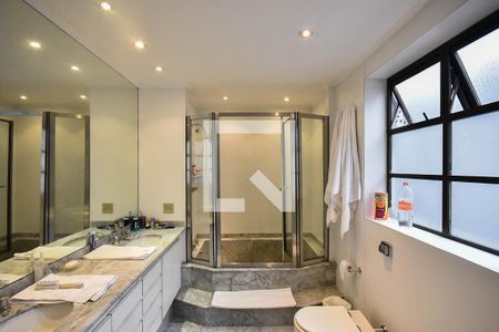 Casa à venda com 540m², 4 quartos e 7 vagasBanheiro suíte 2